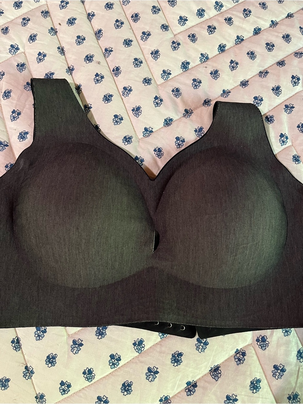 Wireless Molded Cup Bra in Black — Comfortable Everyday Support